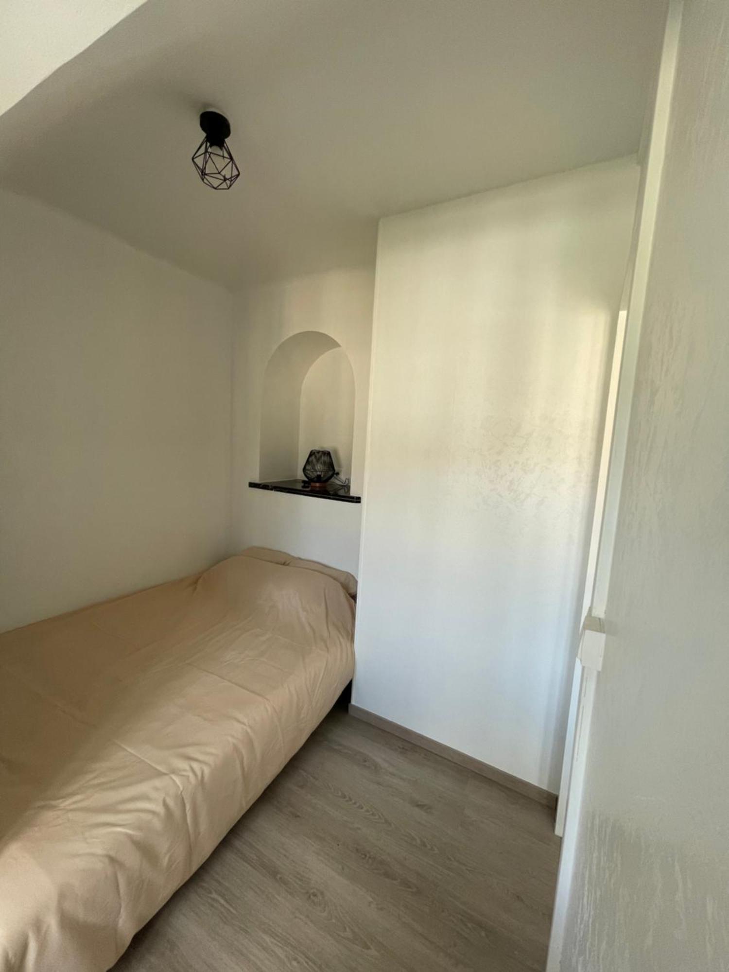 Appartement Renove Tout Equipe, Centre Ville, Proche De La Gare Et Commerce Flers  Ngoại thất bức ảnh