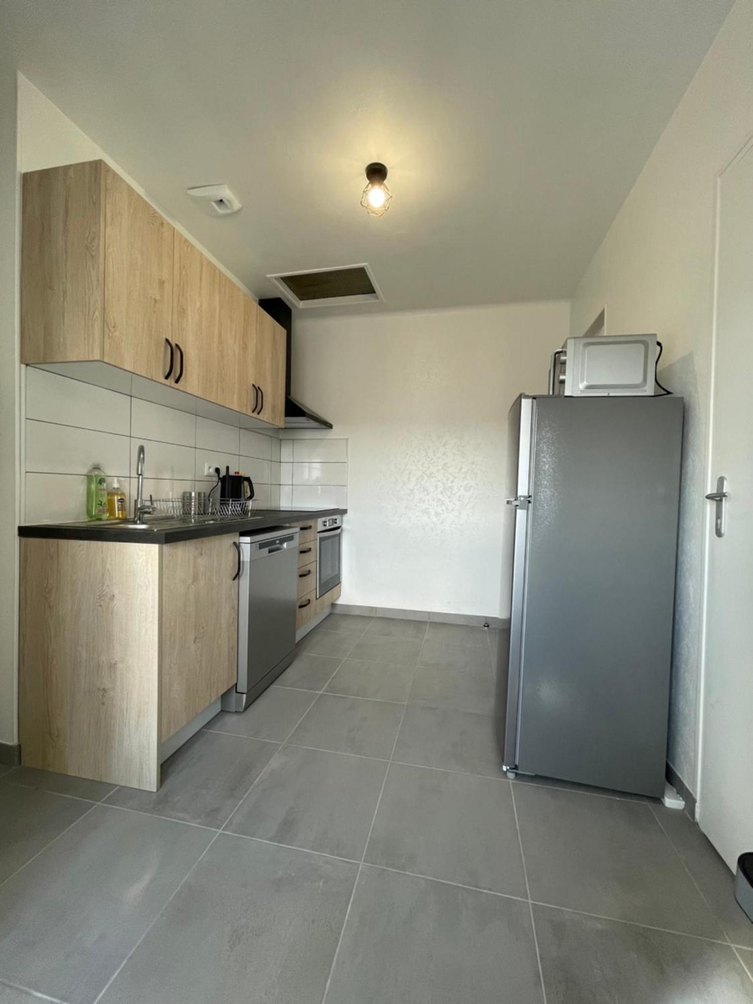 Appartement Renove Tout Equipe, Centre Ville, Proche De La Gare Et Commerce Flers  Ngoại thất bức ảnh