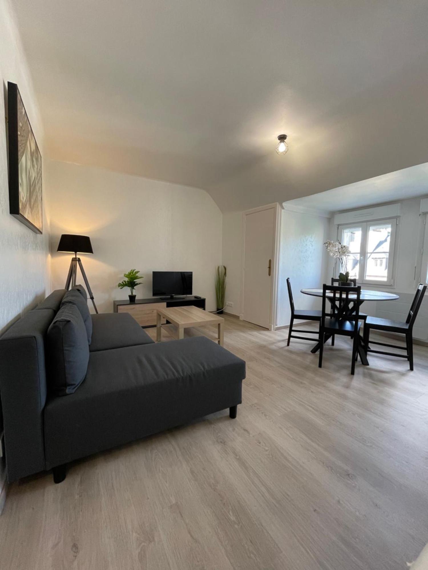 Appartement Renove Tout Equipe, Centre Ville, Proche De La Gare Et Commerce Flers  Ngoại thất bức ảnh
